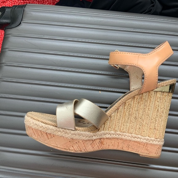 Sam Edelman platform sandals - Picture 1 of 3